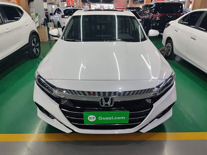 Фото 3 - Honda Accord