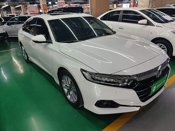 Фото 4 - Honda Accord