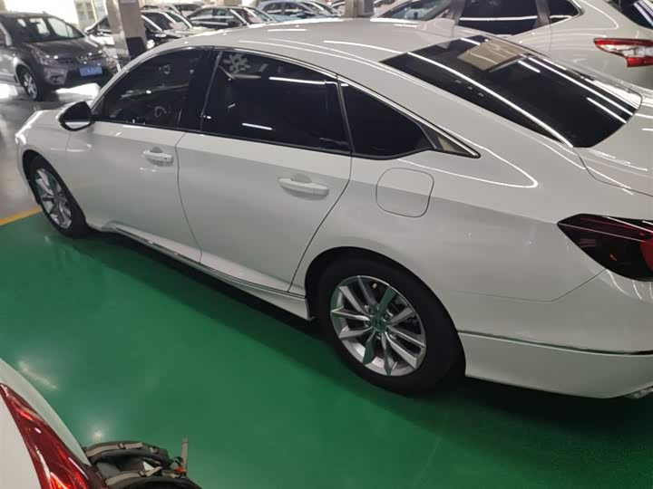 Фото 5 - Honda Accord