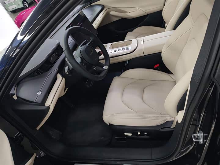 Фото 15 - Xiaomi SU7