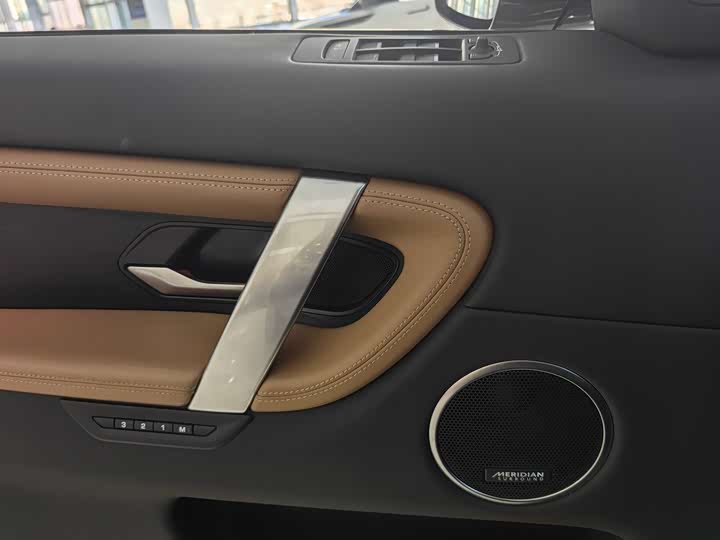 Фото 13 - Land Rover Discovery Sport