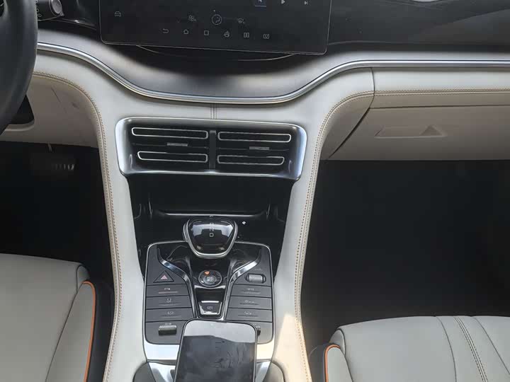 Фото 15 - BYD Song Plus Hybrid/EV