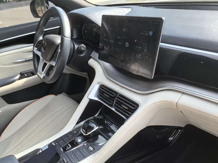 Фото 20 - BYD Song Plus Hybrid/EV