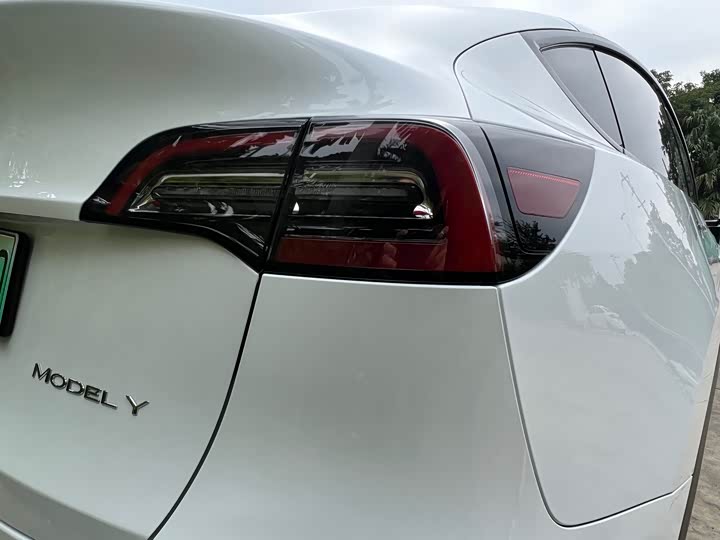 Фото 13 - Tesla Model Y