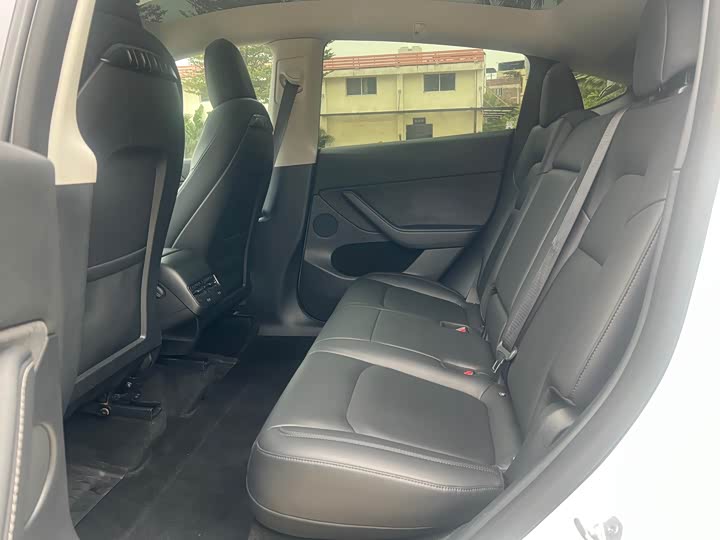 Фото 15 - Tesla Model Y