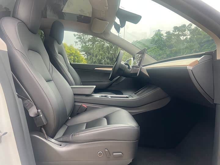 Фото 16 - Tesla Model Y