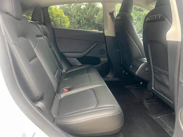 Фото 17 - Tesla Model Y