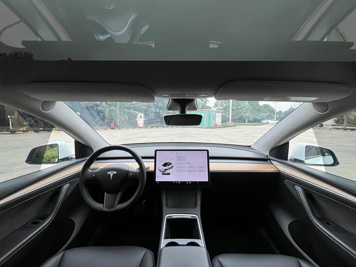 Фото 19 - Tesla Model Y