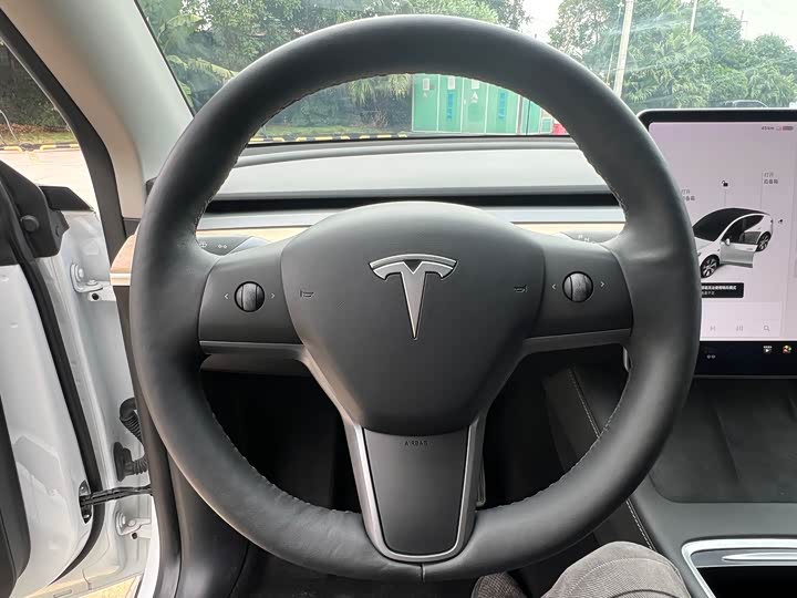 Фото 21 - Tesla Model Y