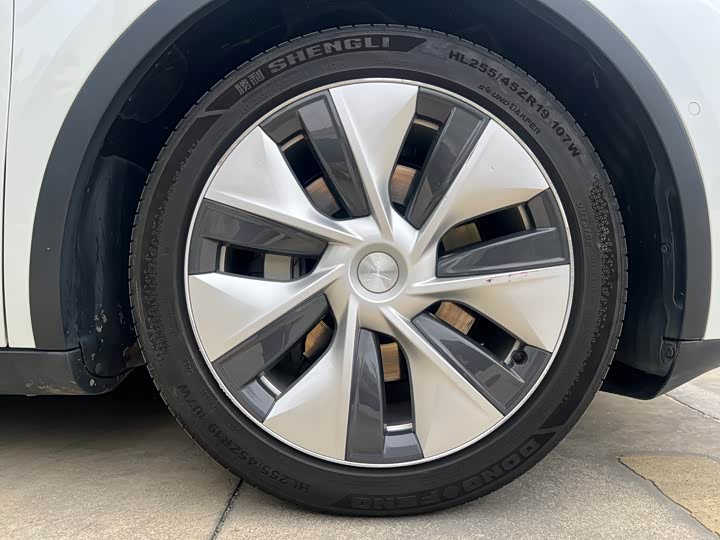 Фото 31 - Tesla Model Y