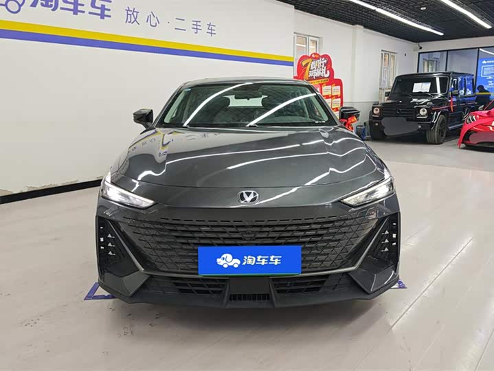 Фото 2 - Changan UNI-V Hybrid