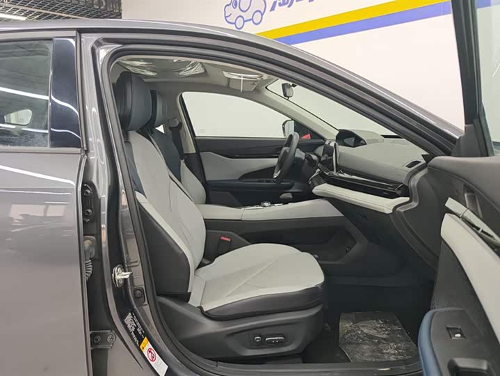 Фото 8 - Changan UNI-V Hybrid