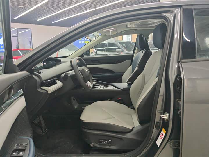 Фото 9 - Changan UNI-V Hybrid