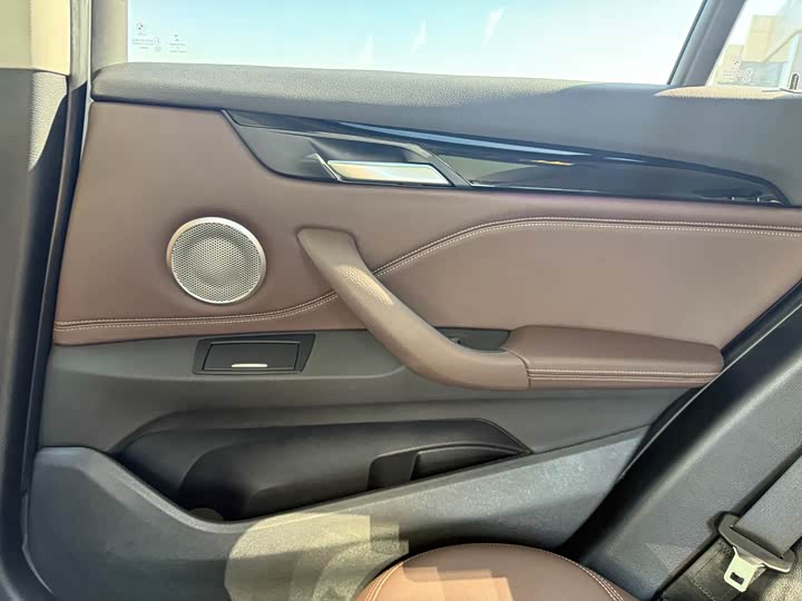 Фото 33 - BMW X1