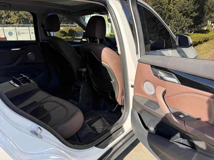 Фото 43 - BMW X1