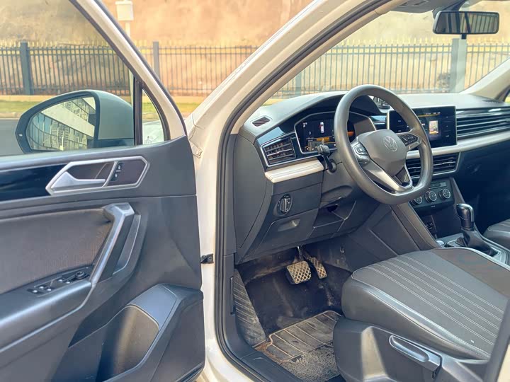 Фото 14 - Volkswagen Tiguan L Pro