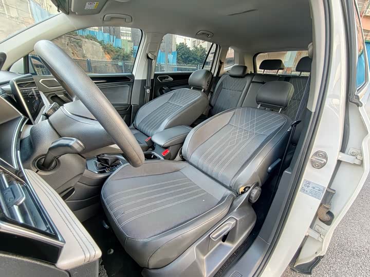 Фото 15 - Volkswagen Tiguan L Pro