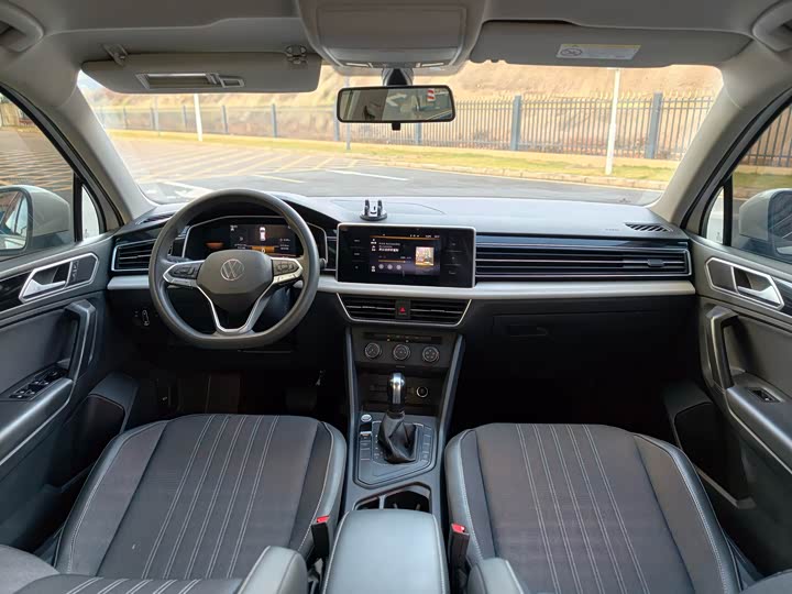 Фото 17 - Volkswagen Tiguan L Pro