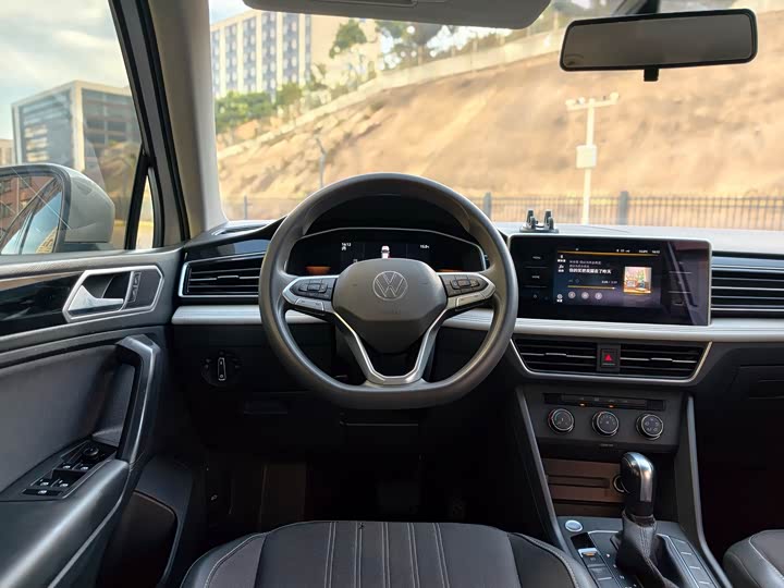 Фото 19 - Volkswagen Tiguan L Pro