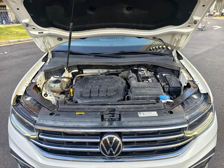 Фото 23 - Volkswagen Tiguan L Pro