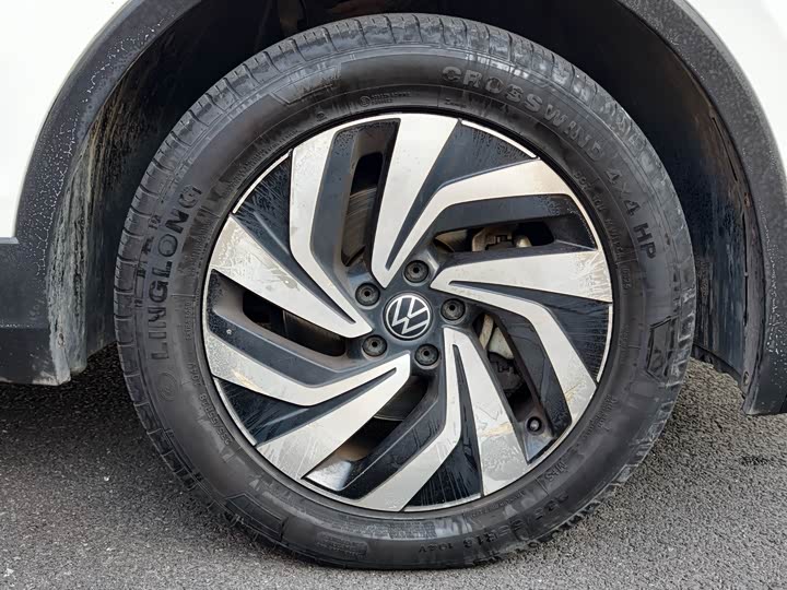 Фото 9 - Volkswagen Tiguan L Pro