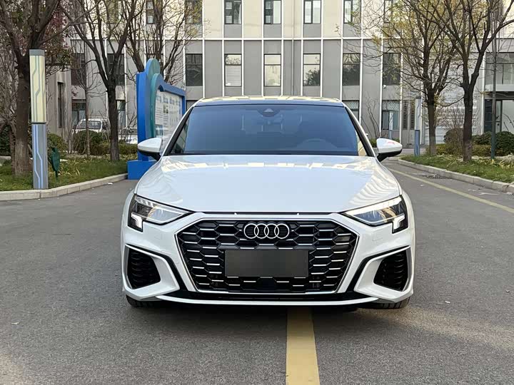 Фото 2 - Audi A3