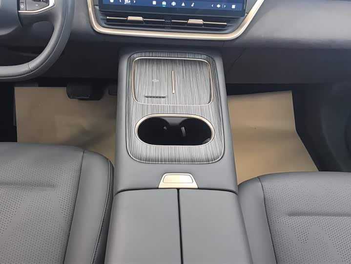 Фото 16 - Dongfeng Yipai eπ 008