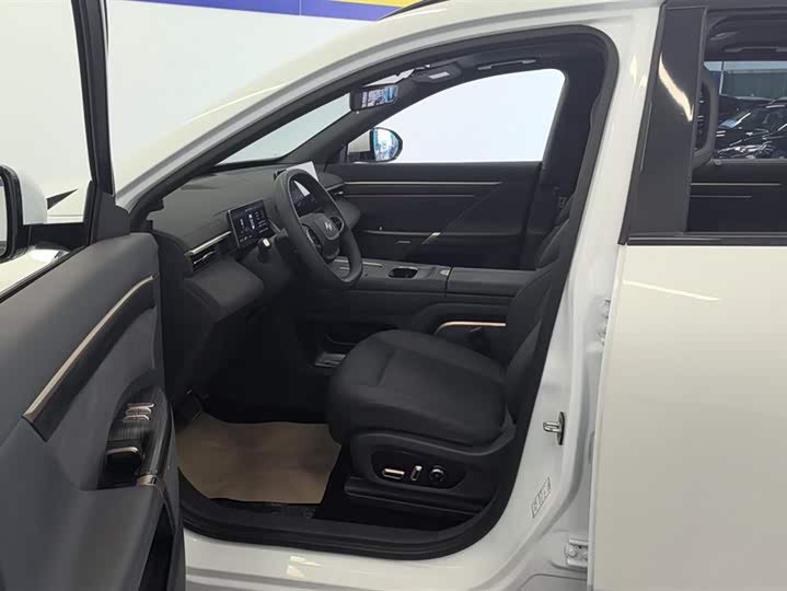 Фото 9 - Dongfeng Yipai eπ 008