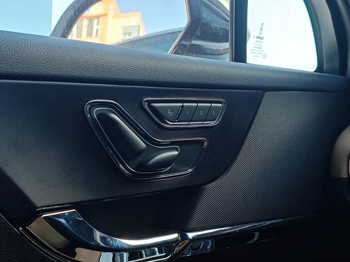 Фото 13 - Lincoln Corsair