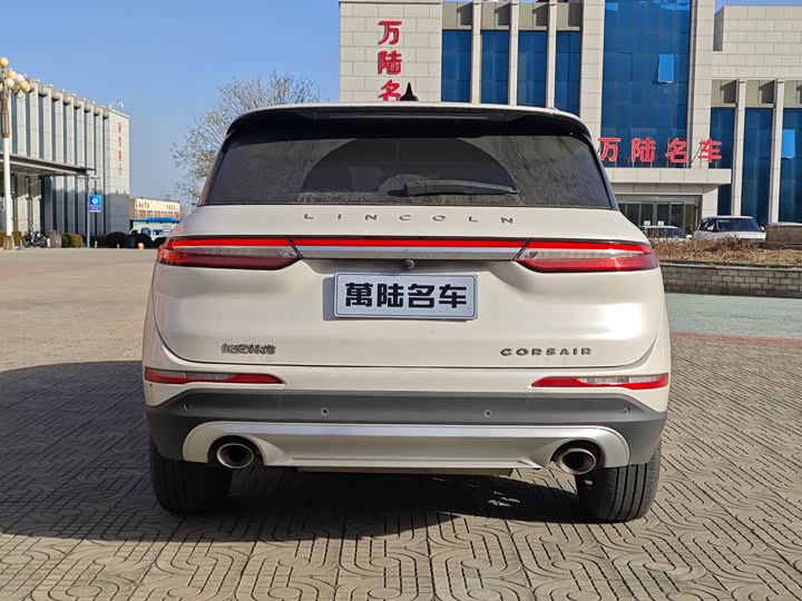 Фото 4 - Lincoln Corsair