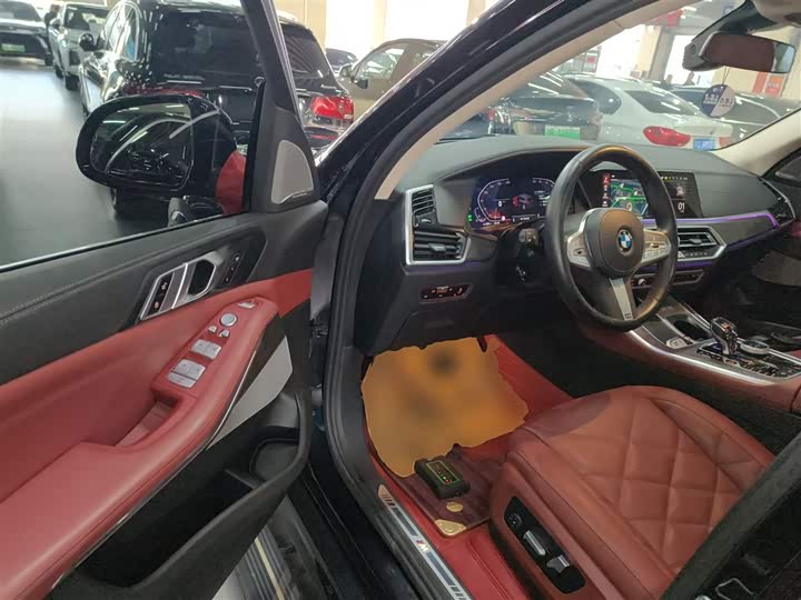 Фото 16 - BMW X5