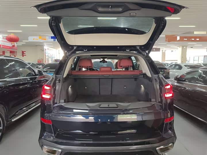 Фото 19 - BMW X5