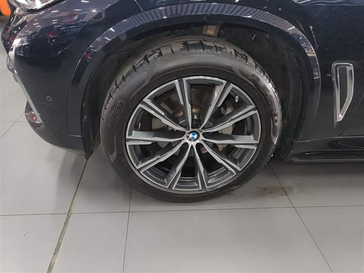 Фото 23 - BMW X5