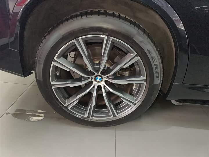 Фото 26 - BMW X5