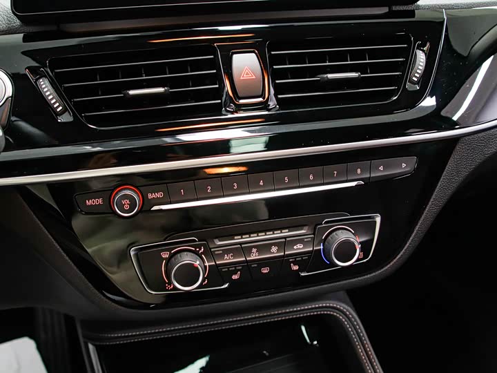 Фото 10 - BMW 1 Series