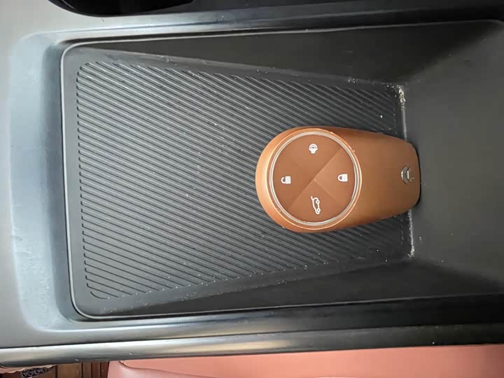 Фото 11 - Nio EC6