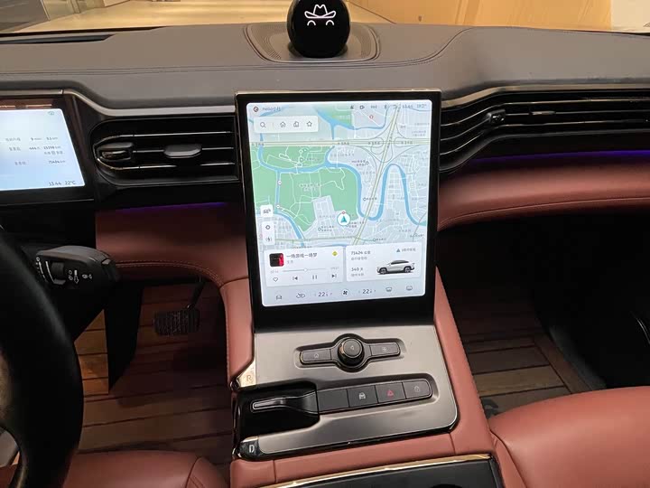 Фото 13 - Nio EC6