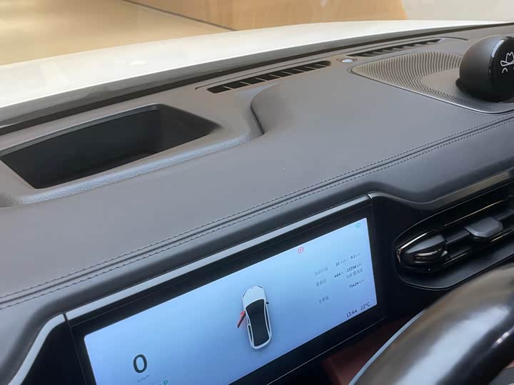 Фото 15 - Nio EC6