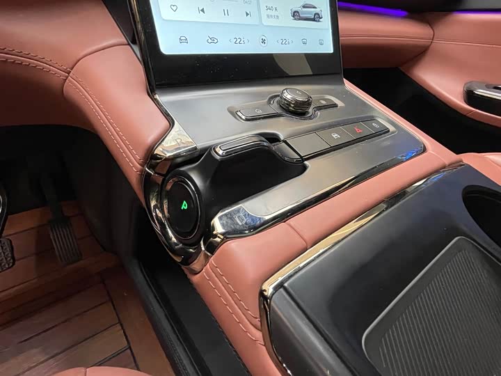 Фото 16 - Nio EC6