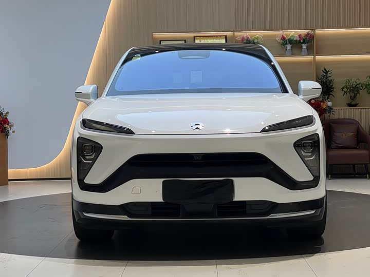 Фото 3 - Nio EC6