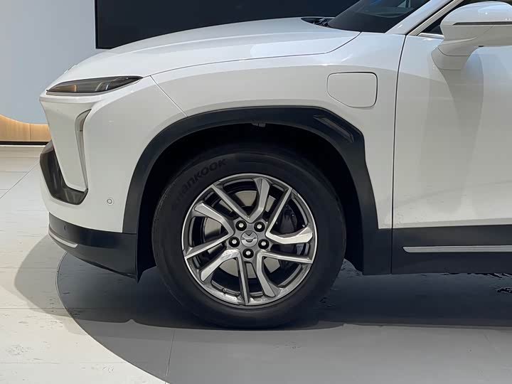 Фото 7 - Nio EC6