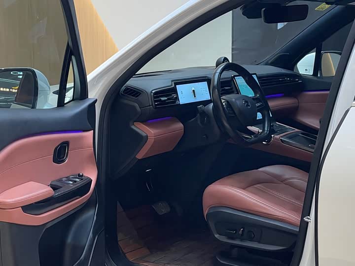 Фото 8 - Nio EC6