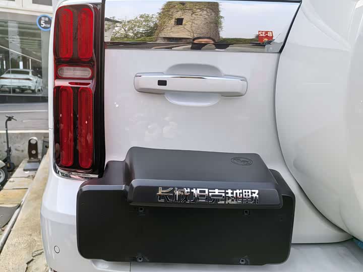 Фото 15 - Tank 500 Hybrid