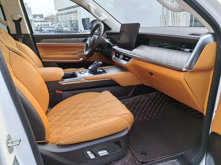 Фото 18 - Tank 500 Hybrid