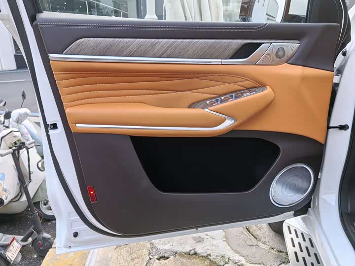 Фото 6 - Tank 500 Hybrid