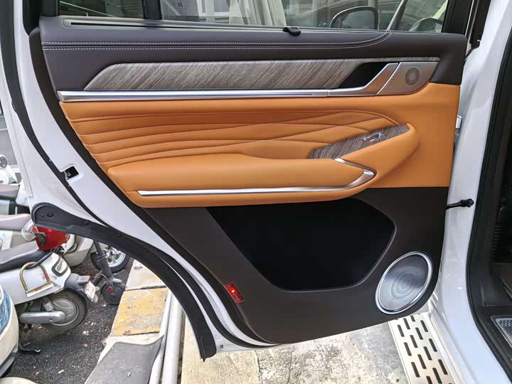 Фото 9 - Tank 500 Hybrid