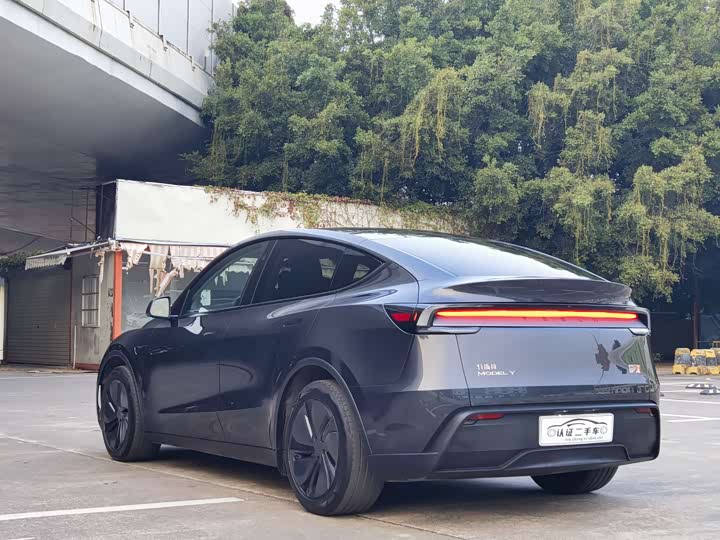 Фото 9 - Tesla Model Y