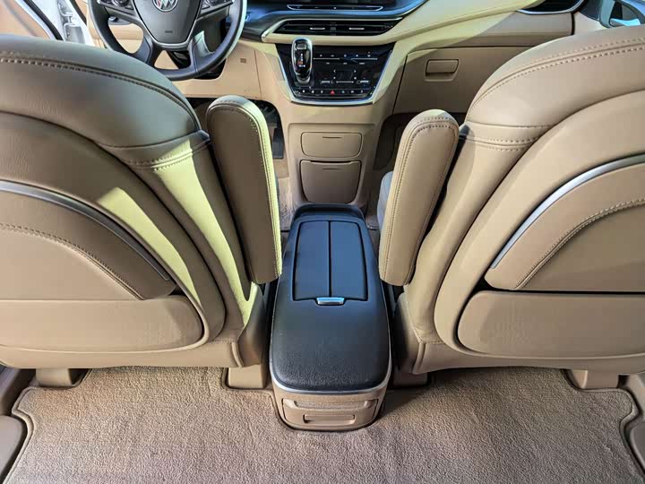 Фото 21 - Buick GL8 ES