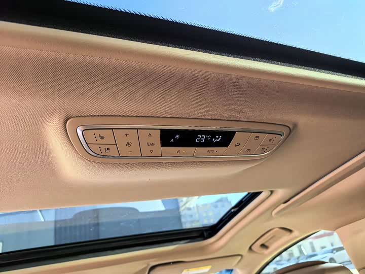 Фото 23 - Buick GL8 ES