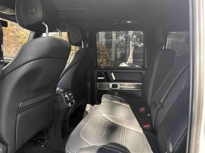 Фото 9 - Mercedes-Benz G-Class